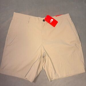 The North Face Men's 38/R Standard Fit Beige Flat Front Khaki Shorts NWT
